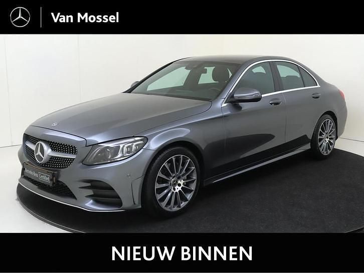 Grijs Gebruikt 2019 Mercedes C180 Business Sedan | € 27.940 (Eerlijke prijs) - Afbeelding 1/4