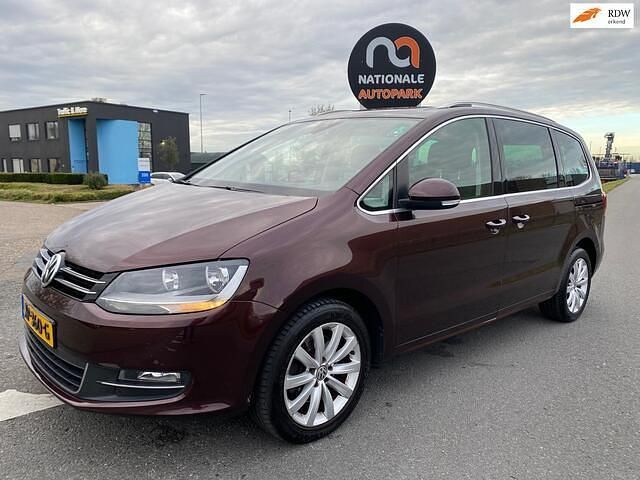 Rood Gebruikt 2016 VW Sharan Highline MPV | € 14.500 - Afbeelding 1/4