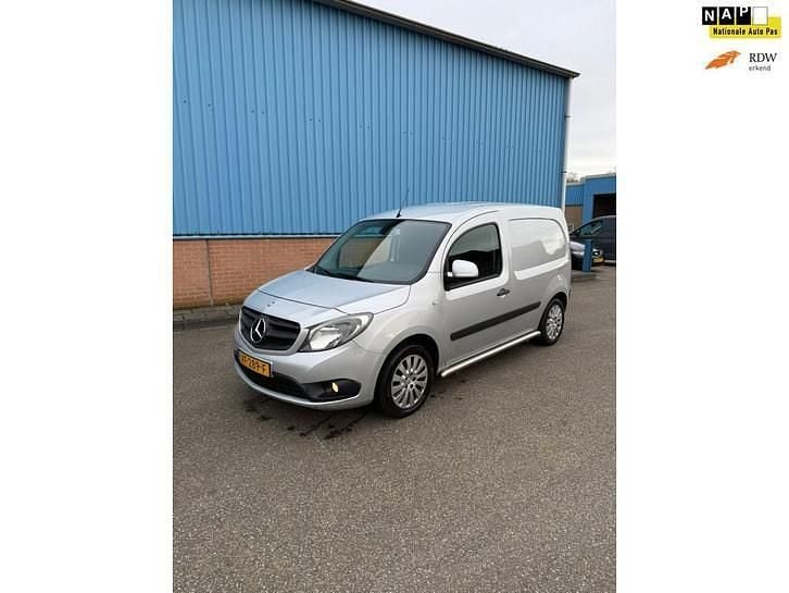 Zilver (metallic) Occasion 2013 Mercedes Citan 109 | € 3.950 (Eerlijke prijs) - Afbeelding 1/4