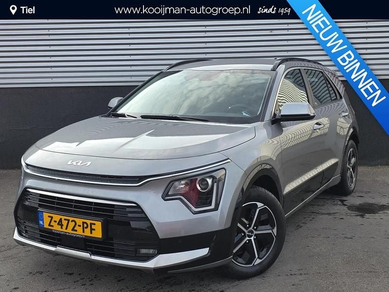 Steel grey Gebruikt 2024 Kia Niro SUV | € 31.399 (Super prijs) - Afbeelding 1/4