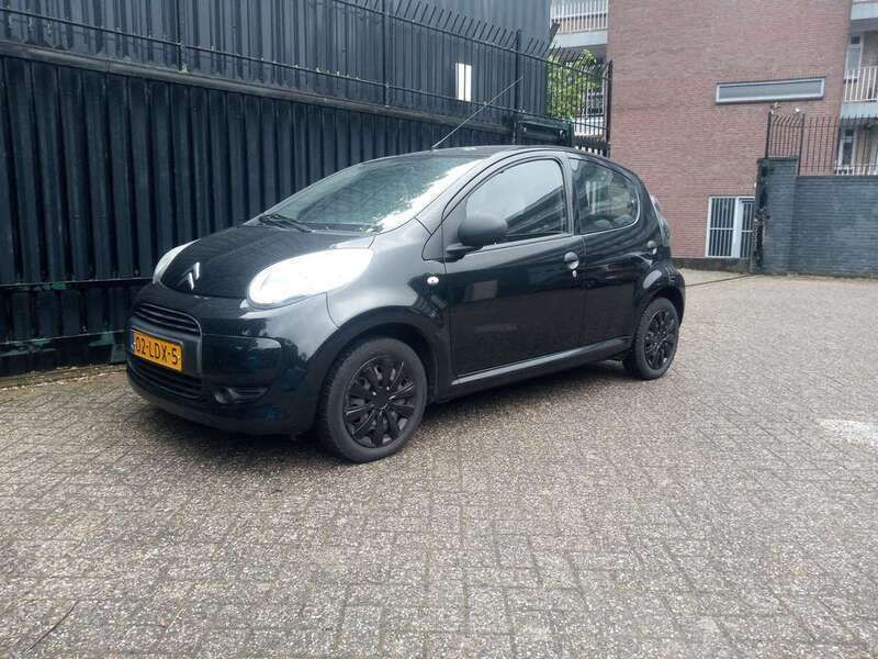 Zwart Gebruikt 2010 Citroën C1 Hatchback | € 2.499 (Eerlijke prijs) - Afbeelding 1/4