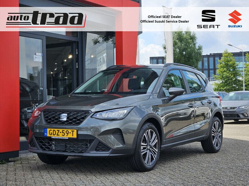 Groen Gebruikt 2023 Seat Arona Style SUV | € 30.950 - Afbeelding 1/4