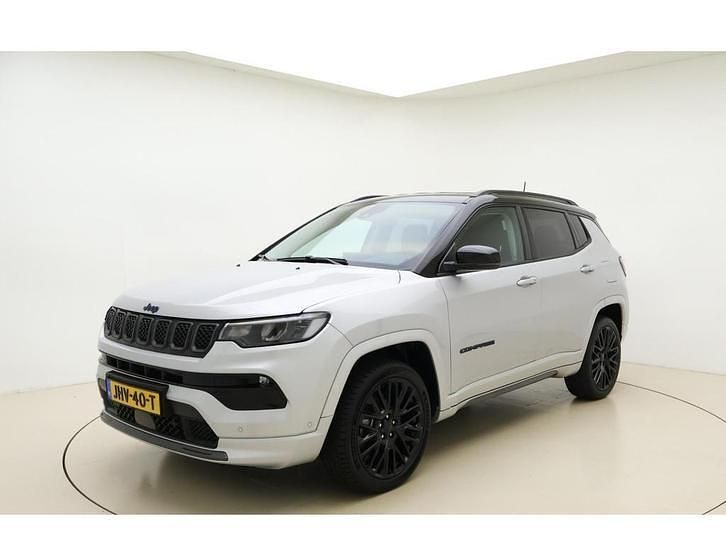 Grijs Gebruikt 2023 Jeep Compass SUV | € 30.945 (Iets duurder) - Afbeelding 1/4