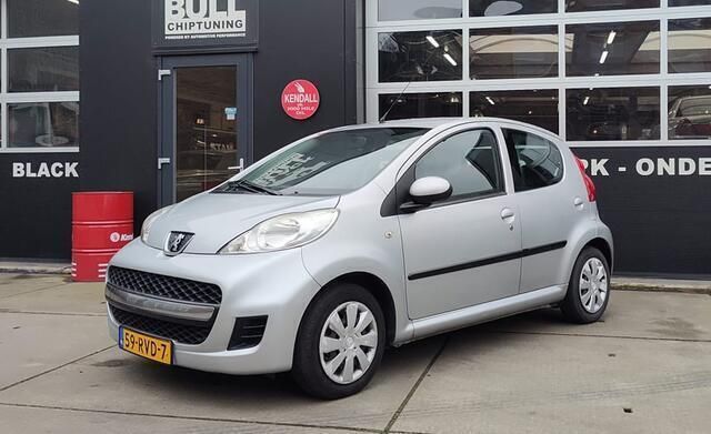 Grijs Gebruikt 2011 Peugeot 107 Hatchback | € 4.295 (Eerlijke prijs) - Afbeelding 1/4