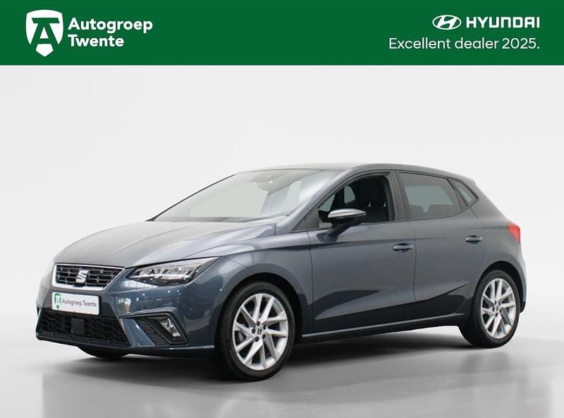 Grijs Gebruikt 2024 Seat Ibiza FR Hatchback | € 21.445 (Eerlijke prijs) - Afbeelding 1/3