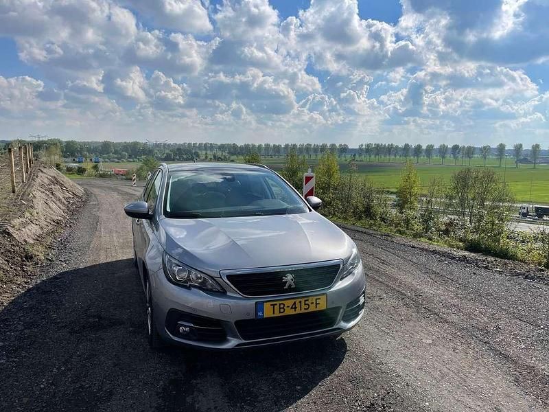 Grijs Gebruikt 2018 Peugeot 308 SW Stationwagen | € 6.500 (Super prijs) - Afbeelding 1/4