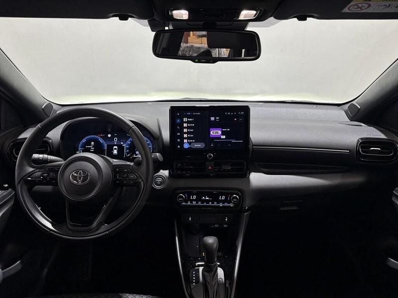 Occasion Toyota Yaris Executive 131 PK (96 kW) 2025 Grijs Hatchback