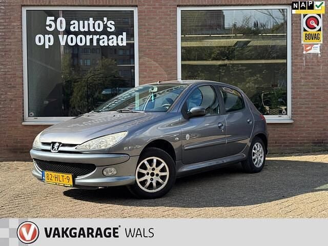 Grijs Gebruikt 2009 Peugeot 206 Hatchback | € 1.950 (Goede deal) - Afbeelding 1/4