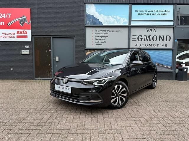 Zwart, metallic lak Gebruikt 2022 VW Golf VIII Active Hatchback | € 27.950 (Eerlijke prijs) - Afbeelding 1/4