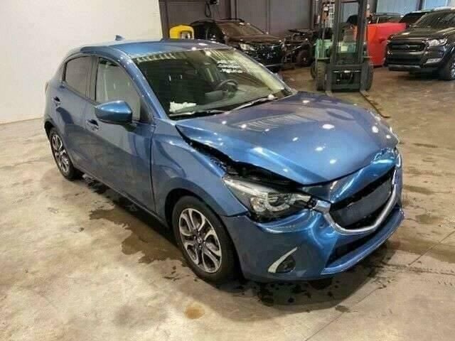 Blauw Gebruikt 2019 Mazda 2 Sedan | € 7.018 - Afbeelding 1/4