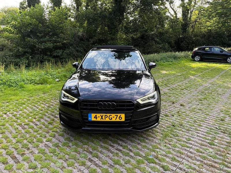 Zwart Gebruikt 2014 Audi A3 Hatchback | € 10.000 (Duur) - Afbeelding 1/4