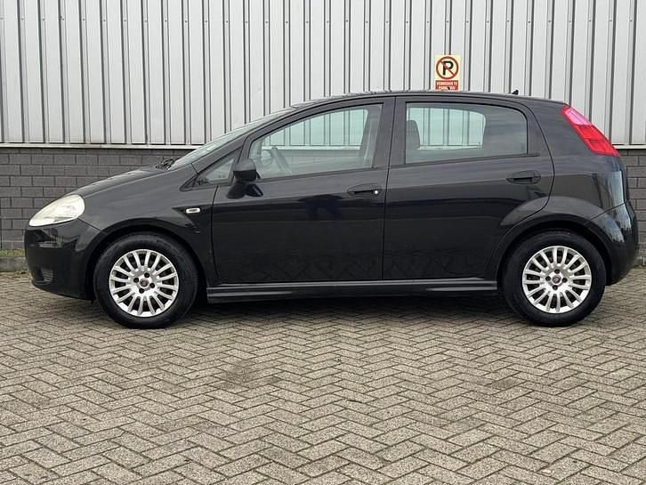 Occasion Fiat Grande Punto 86 PK (63 kW) 2010 Zwart Hatchback