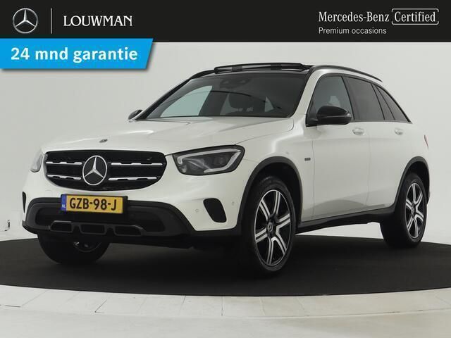 Wit, metallic lak Gebruikt 2020 Mercedes GLC300 Night SUV | € 41.445 (Duur) - Afbeelding 1/4