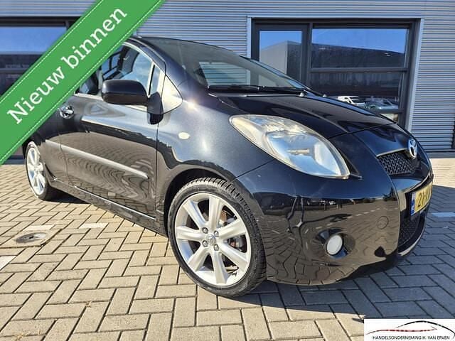 Zwart Gebruikt 2007 Toyota Yaris Hatchback | € 4.900 (Eerlijke prijs) - Afbeelding 1/4