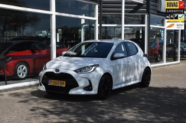 Wit Gebruikt 2022 Toyota Yaris Hatchback | € 20.943 (Eerlijke prijs) - Afbeelding 1/4