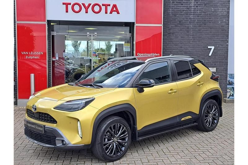 Zwart Gebruikt 2022 Toyota Yaris Hybrid SUV | € 28.499 (Iets duurder) - Afbeelding 1/1