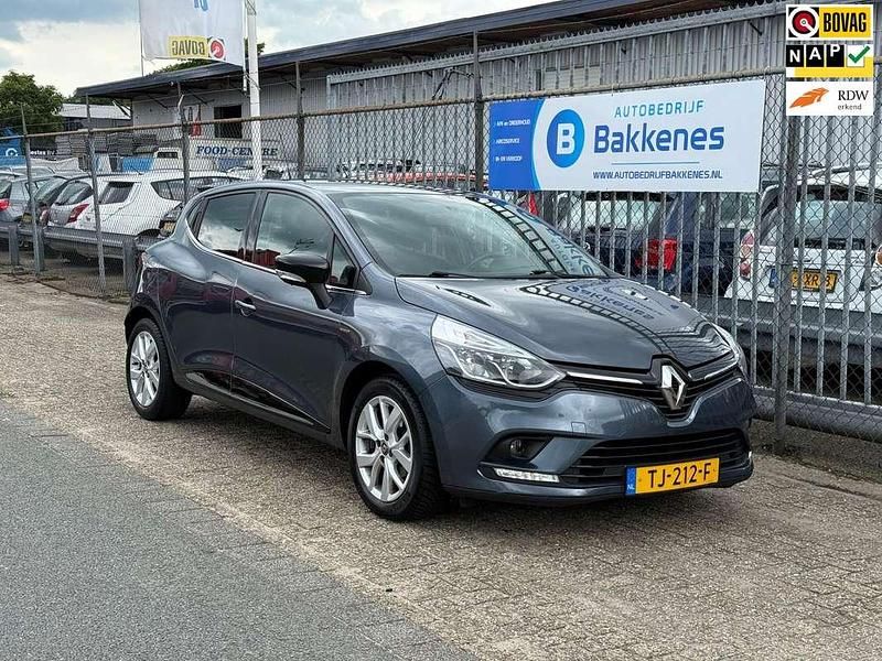Grijs, metallic lak Gebruikt 2018 Renault Clio IV LIMITED Hatchback | € 7.245 (Eerlijke prijs) - Afbeelding 1/3