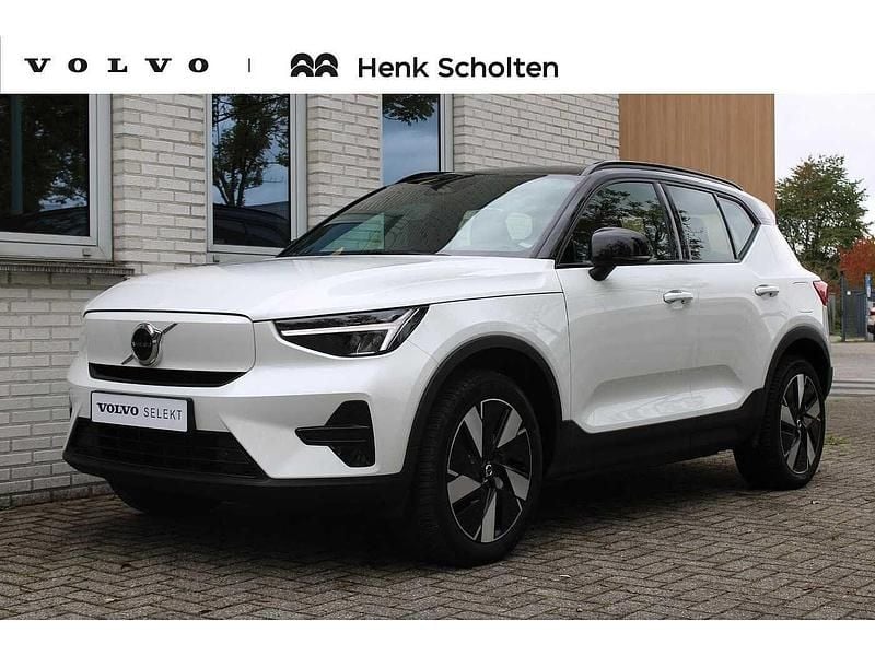 Wit Gebruikt 2024 Volvo XC40 Plus SUV | € 42.950 (Eerlijke prijs) - Afbeelding 1/3