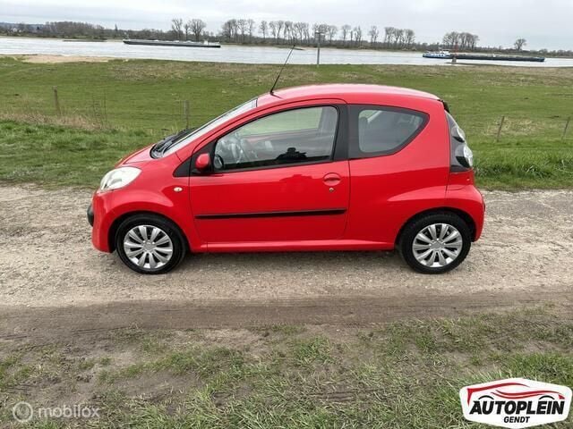 Rood Gebruikt 2007 Citroën C1 Hatchback | € 1.999 (Eerlijke prijs) - Afbeelding 1/4