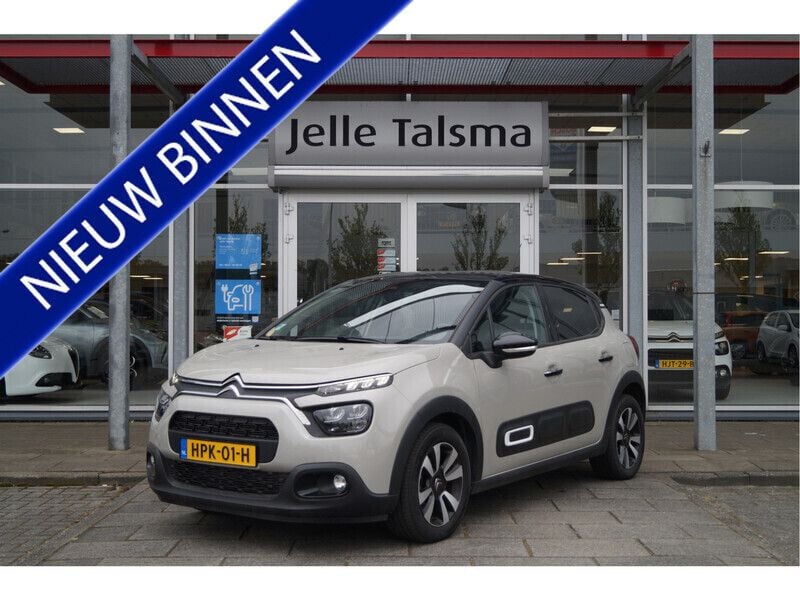 Grijs, metallic lak Gebruikt 2024 Citroën C3 PureTech Hatchback | € 16.945 (Eerlijke prijs) - Afbeelding 1/4