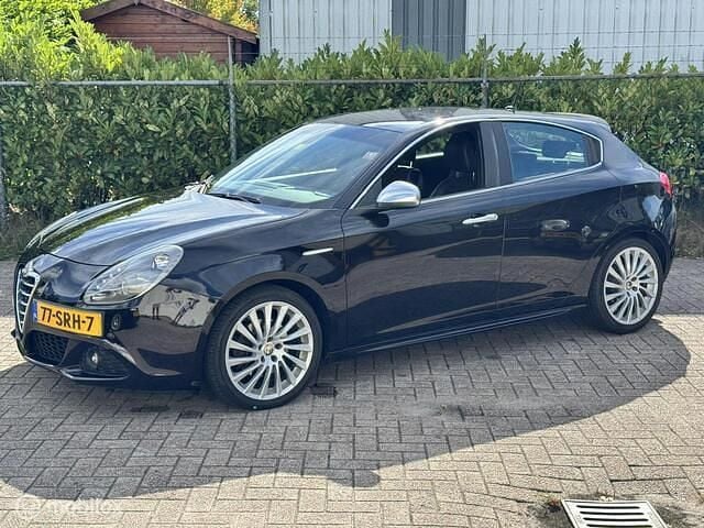Zwart Gebruikt 2011 Alfa Romeo Giulietta Distinctive Hatchback | € 5.495 (Duur) - Afbeelding 1/4