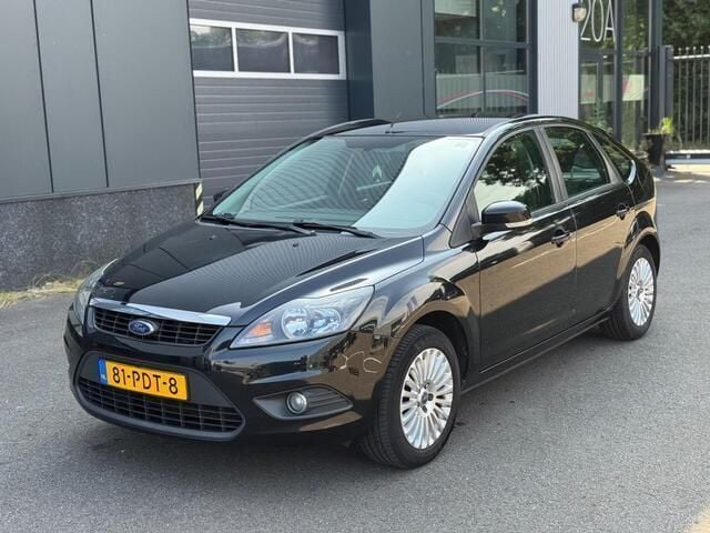 Zwart Gebruikt 2011 Ford Focus Hatchback | € 2.650 (Goede deal) - Afbeelding 1/4