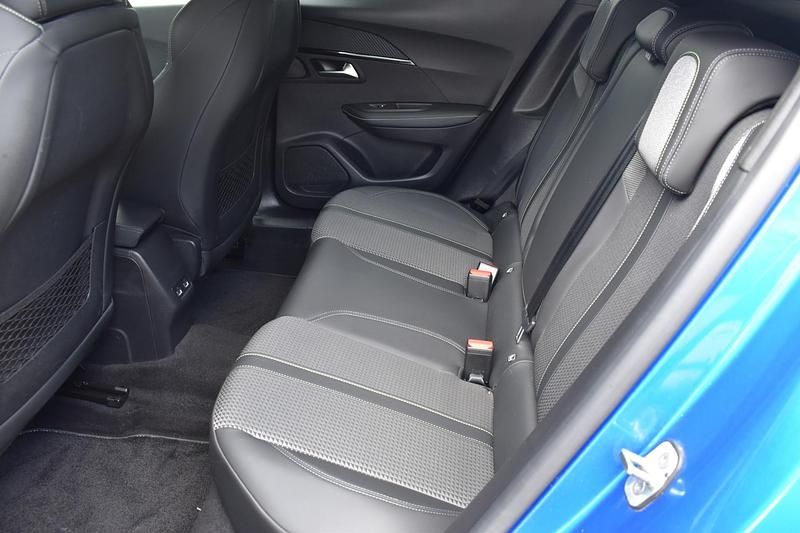 Occasion Peugeot 2008 GT 131 PK (96 kW) 2021 Blauw SUV