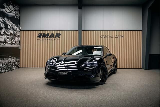 Zwart Gebruikt 2023 Porsche Taycan Performance Package Sedan | € 64.950 (Super prijs) - Afbeelding 1/4