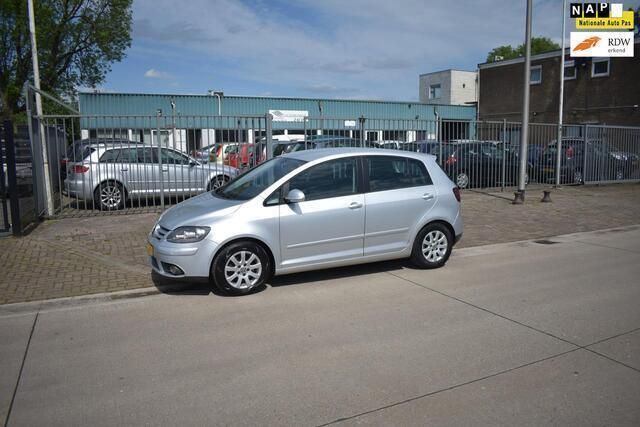 Grijs, metallic lak Gebruikt 2008 VW Golf Plus Trendline MPV | € 5.450 (Eerlijke prijs) - Afbeelding 1/4