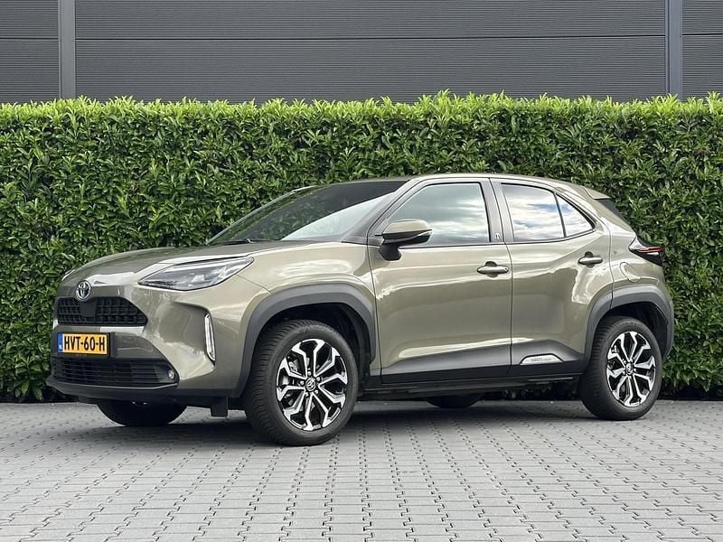 Groen Gebruikt 2021 Toyota Yaris Cross SUV | € 24.950 (Goede deal) - Afbeelding 1/4
