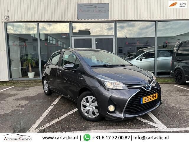 Grijs Gebruikt 2016 Toyota Yaris Trend Hatchback | € 8.950 (Goede deal) - Afbeelding 1/4
