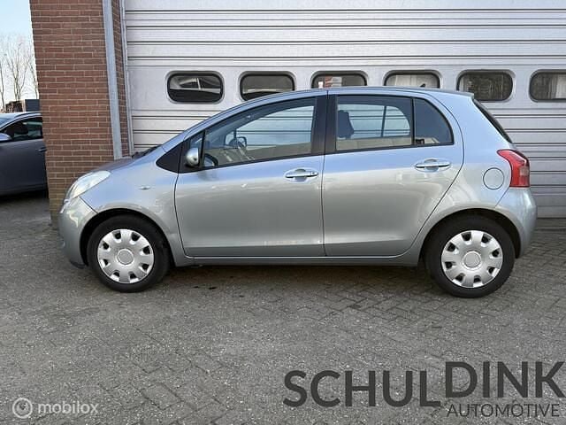 Occasion Toyota Yaris Sol 87 PK (63 kW) 2006 Grijs Hatchback
