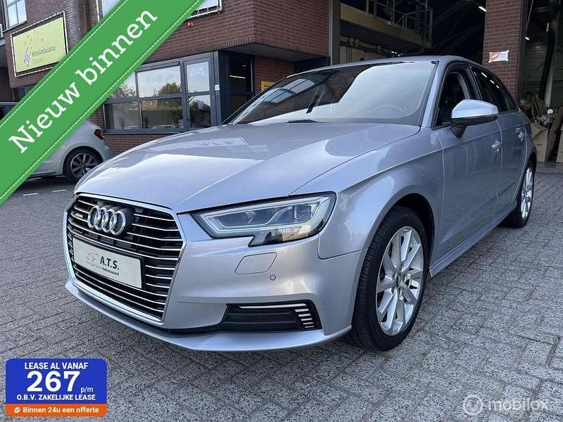 Grijs Gebruikt 2020 Audi A3 Sportback e-tron Sport Sedan | € 19.950 (Goede deal) - Afbeelding 1/4