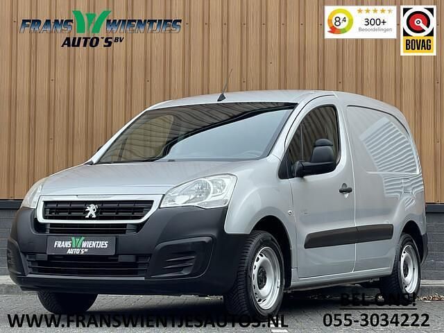 Grijs Occasion 2017 Peugeot Partner Premium MPV | € 10.845 (Duur) - Afbeelding 1/4