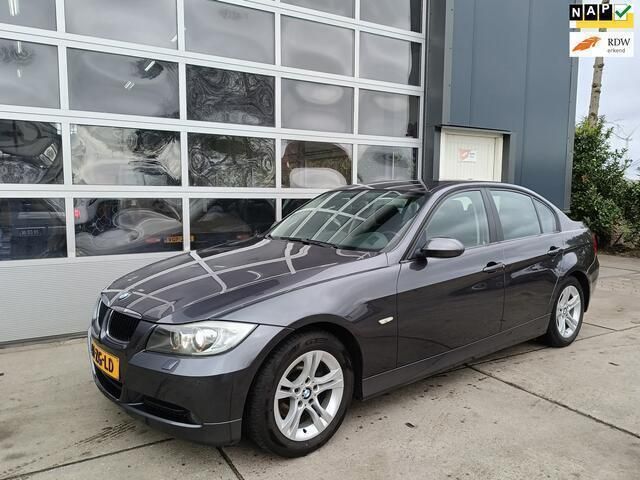 Grijs Gebruikt 2008 BMW 316 Sedan | € 4.750 (Eerlijke prijs) - Afbeelding 1/4
