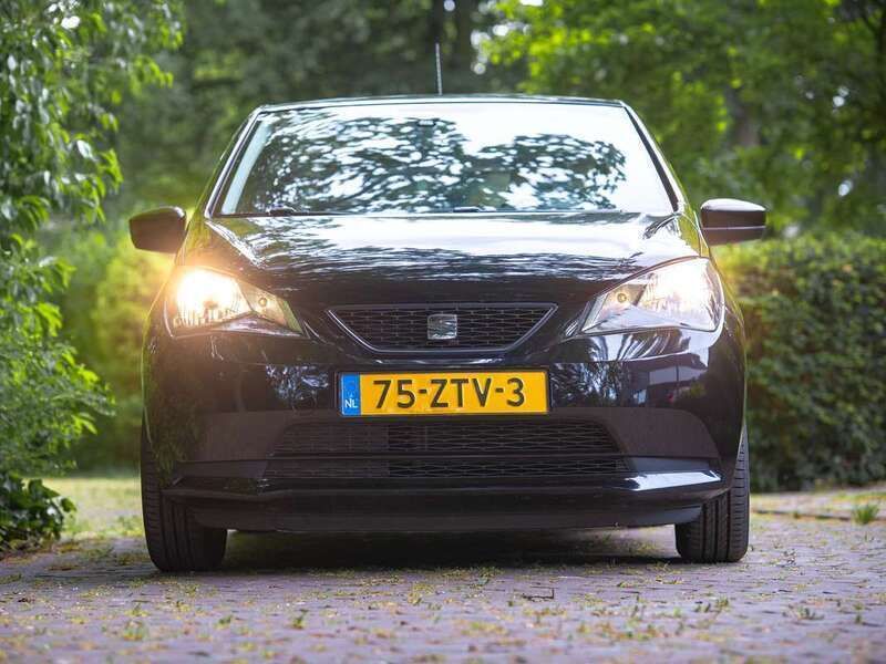 Zwart Gebruikt 2013 Seat Mii Chic Hatchback | € 5.500 (Eerlijke prijs) - Afbeelding 1/4