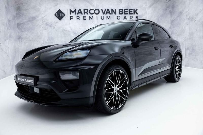 Zwart Occasion 2025 Porsche Macan SUV | € 104.850 (Iets duurder) - Afbeelding 1/3