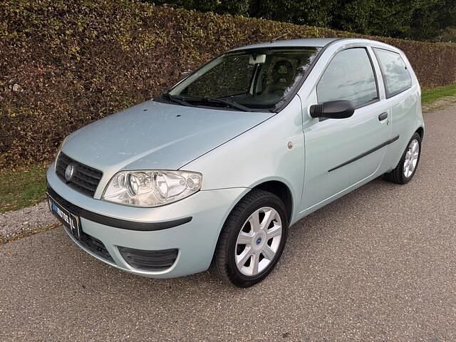 Groen Gebruikt 2005 Fiat Punto Hatchback | € 1.099 (Eerlijke prijs) - Afbeelding 1/4
