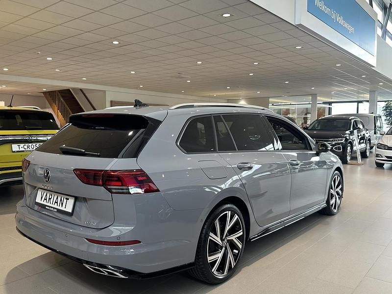 Occasion VW Golf VIII Business+ 131 PK (96 kW) 2023 Grijs Stationwagen