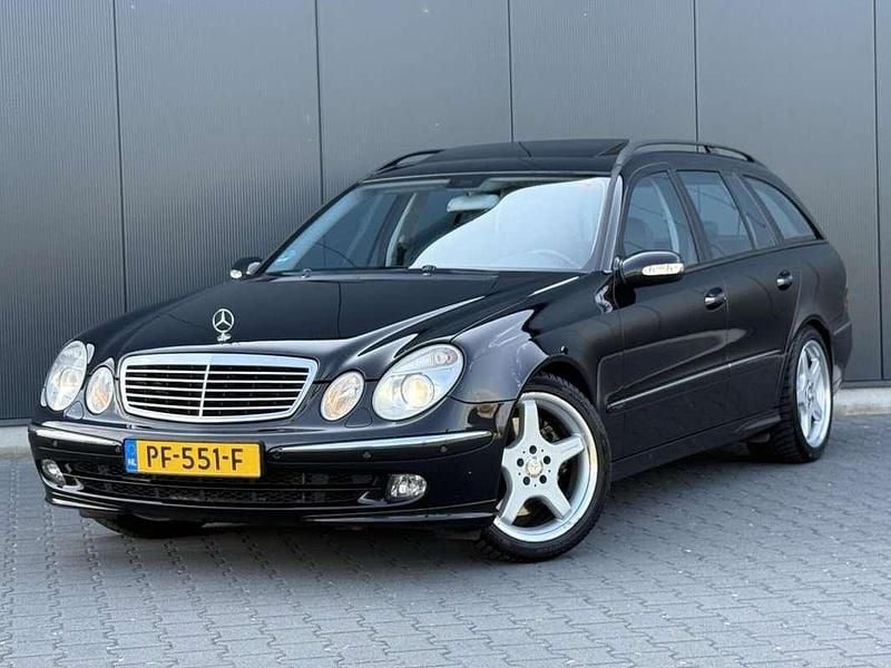 Zwart Gebruikt 2005 Mercedes E500 Avantgarde Stationwagen | € 9.995 (Eerlijke prijs) - Afbeelding 1/4