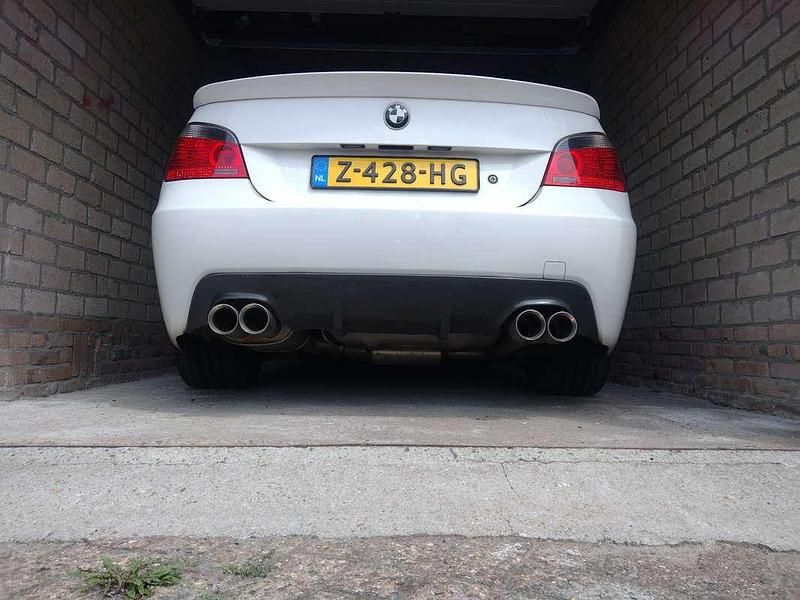 Gebruikt 2003 BMW 530 Exclusive Sedan | € 17.500 - Afbeelding 1/4