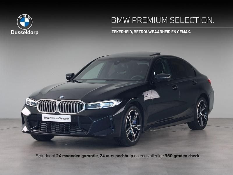 Zwart Gebruikt 2024 BMW 330e Comfort Edition Sedan | € 49.900 (Goede deal) - Afbeelding 1/4