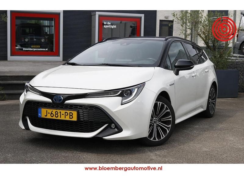 Wit Gebruikt 2019 Toyota Corolla Style Stationwagen | € 19.400 (Eerlijke prijs) - Afbeelding 1/4