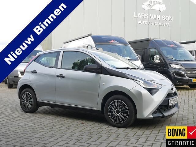 Zilver Gebruikt 2021 Toyota Aygo Hatchback | € 10.945 (Eerlijke prijs) - Afbeelding 1/4