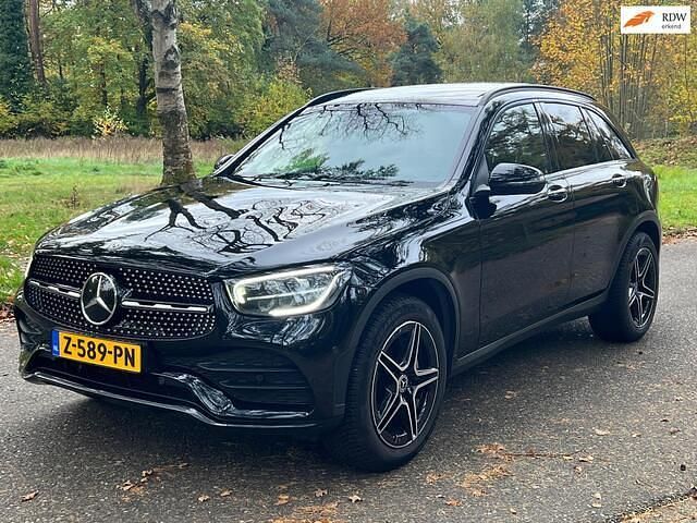 Zwart Gebruikt 2019 Mercedes GLC300 AMG line SUV | € 36.750 - Afbeelding 1/4