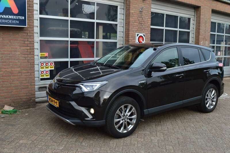 Grijs Gebruikt 2018 Toyota RAV4 Hybrid Executive SUV | € 22.800 (Eerlijke prijs) - Afbeelding 1/4