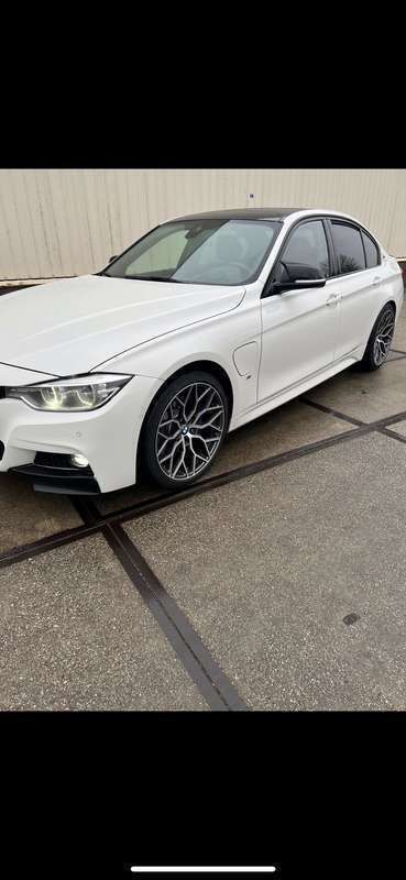 Wit Gebruikt 2016 BMW 330e Sedan | € 21.499 (Duur) - Afbeelding 1/4
