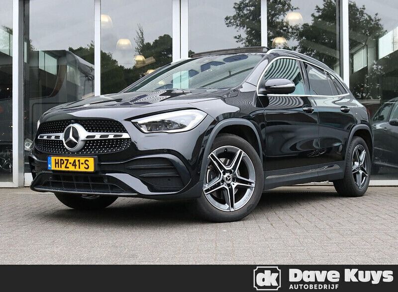 Zwart Gebruikt 2021 Mercedes GLA250 Business SUV | € 39.950 (Iets duurder) - Afbeelding 1/4