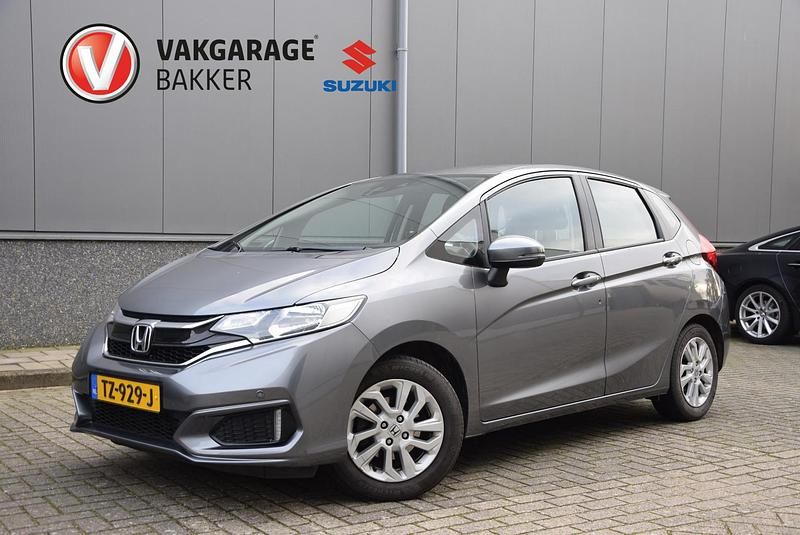 Grijs Gebruikt 2018 Honda Jazz Comfort Hatchback | € 14.450 (Eerlijke prijs) - Afbeelding 1/4