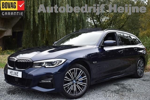 Blauw Gebruikt 2021 BMW 330 Executive Stationwagen | € 33.945 (Eerlijke prijs) - Afbeelding 1/4